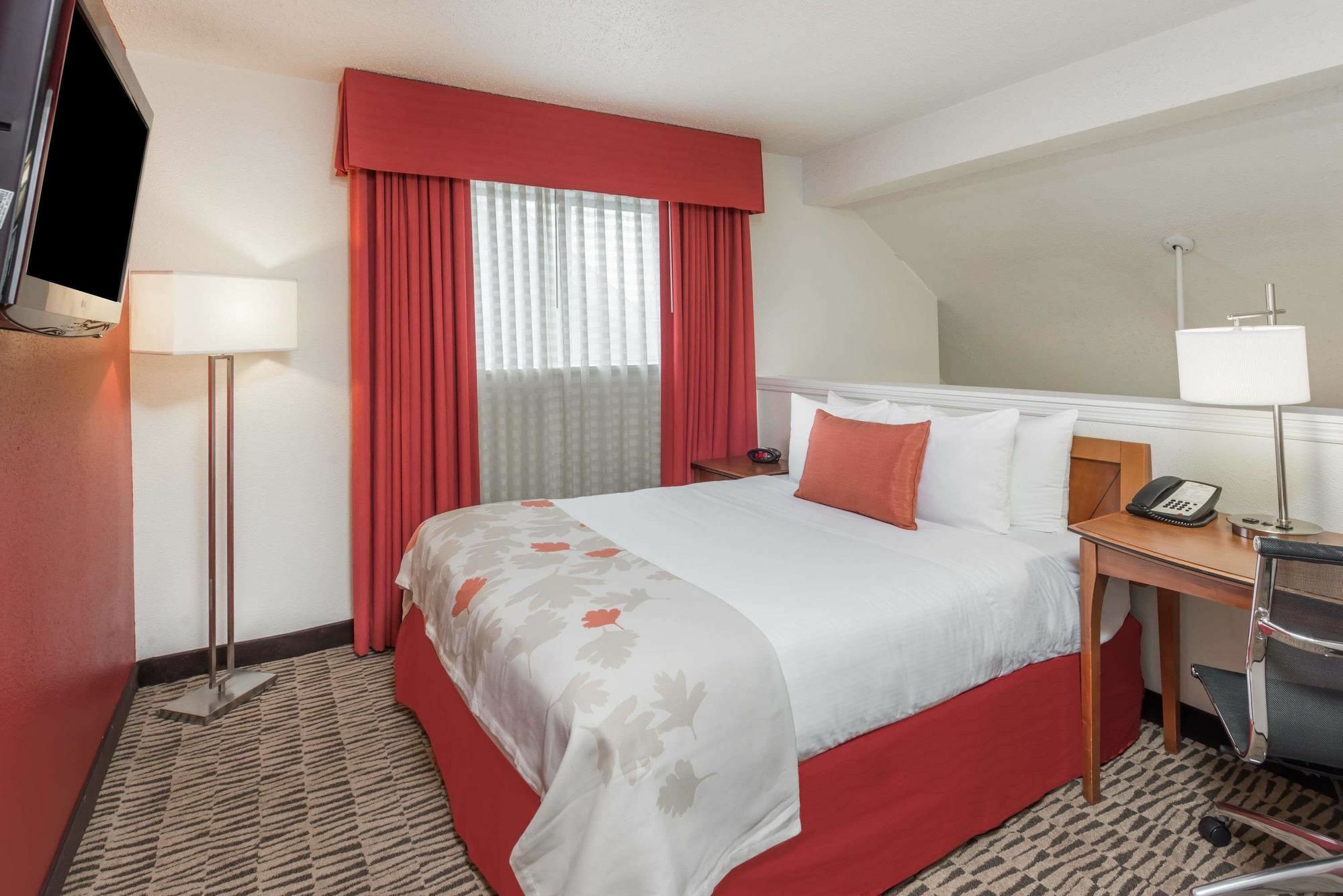 Value Suites Extended Stay - St Louis Maryland Heights Exterior photo